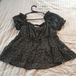 NWOT FRANCESCA’S Mi Ami Black Floral Short Sleeve Top S
